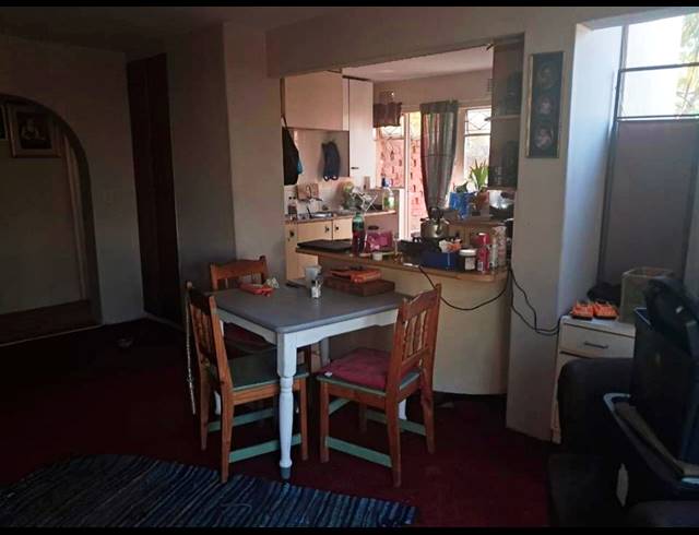 6 BEDROOM FREEHOLD FOR SALE IN SUIDEROORD